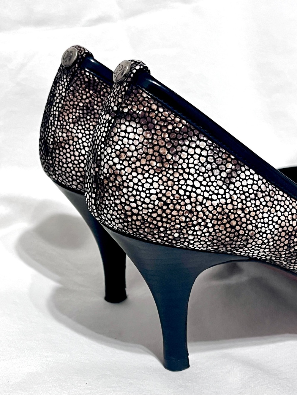 Donald J Pliner Python Print Pointed Toe Pumps 8N - Picture 4 of 7